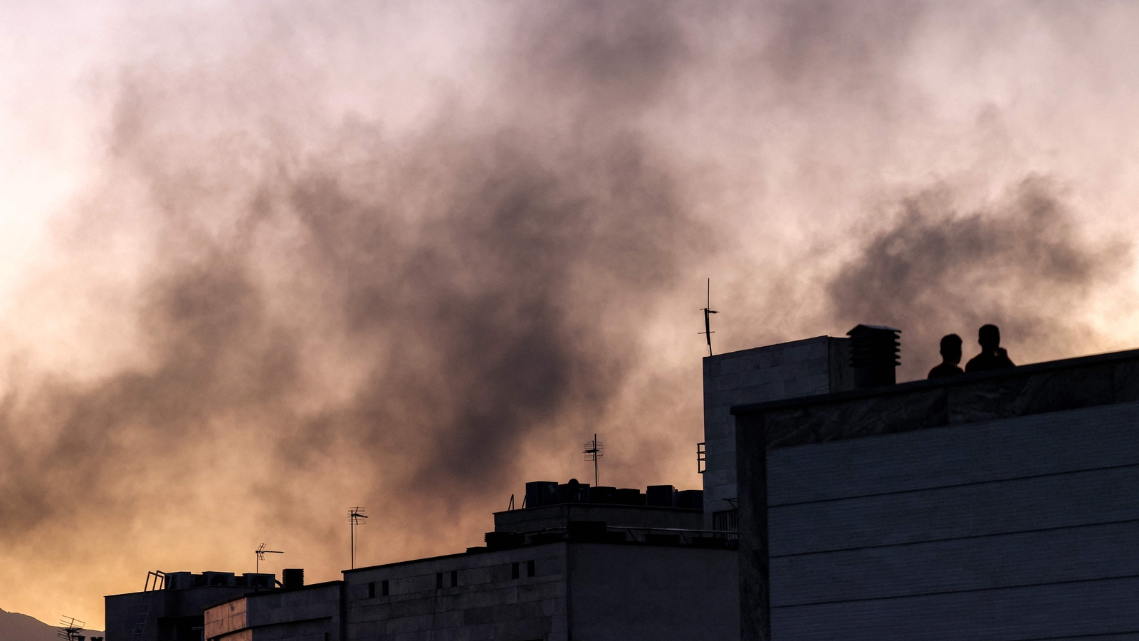 Heartbreak in Iran: Nearly 600 Lives Lost in Israeli Strikes, Rights Group Reports