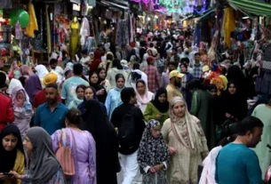 Eid Spirit Lights Up Kashmir: Streets Alive with Joy, Markets Overflowing with Shoppers