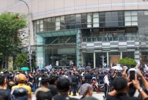 Massive Rally at Jalan Dang Wangi Brings Traffic to a Halt as Calls Grow Louder for PM Anwar to Step Down