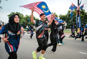 ‘Fly It Proudly’: Fahmi Urges Malaysians to Display Jalur Gemilang for Unity and Patriotism