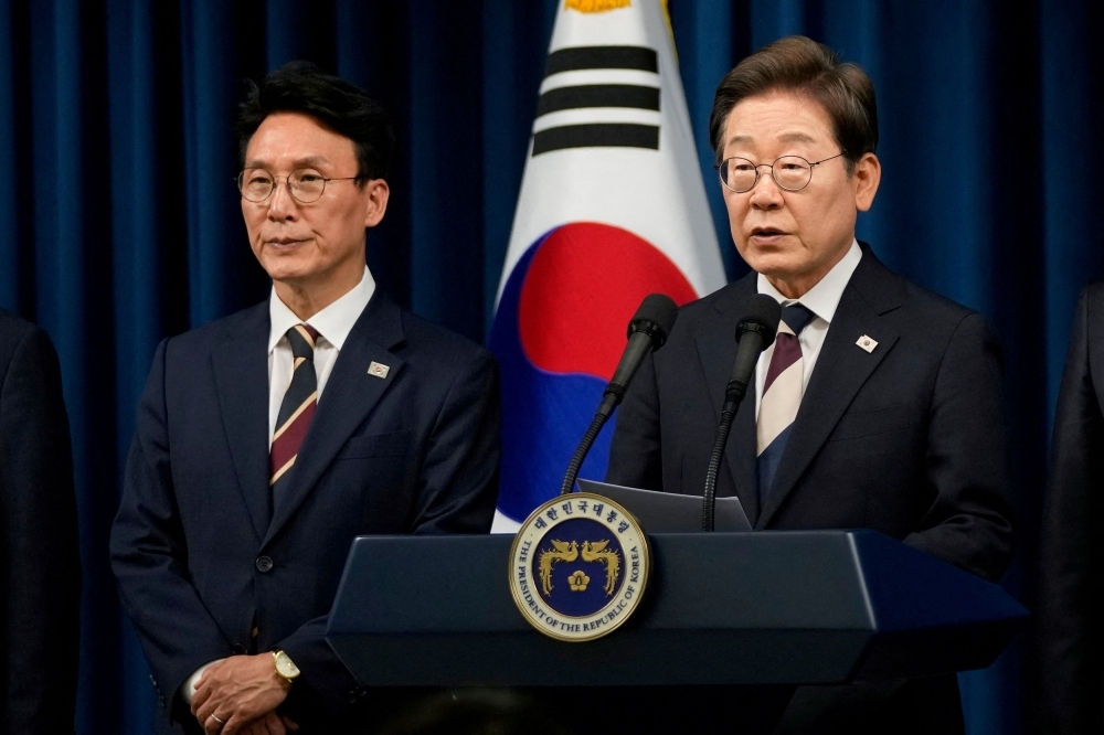 Massive Data Centre Fire Paralyzes South Korea's Government Services: PM Issues Apology