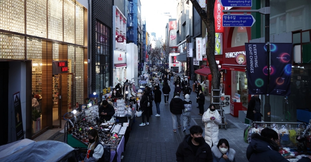 South Korea Welcomes Chinese Tourists Visa-Free: A Human Step Towards Economic Revival and Friendship