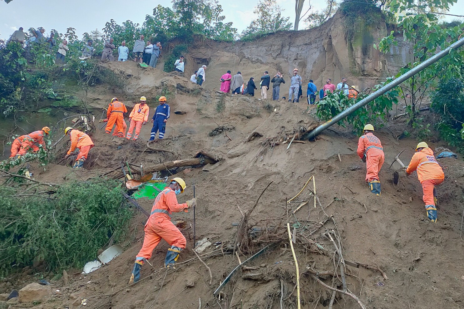 Tragedy in the Hills: 15 Dead After Landslide Hits Bus in Himachal Pradesh