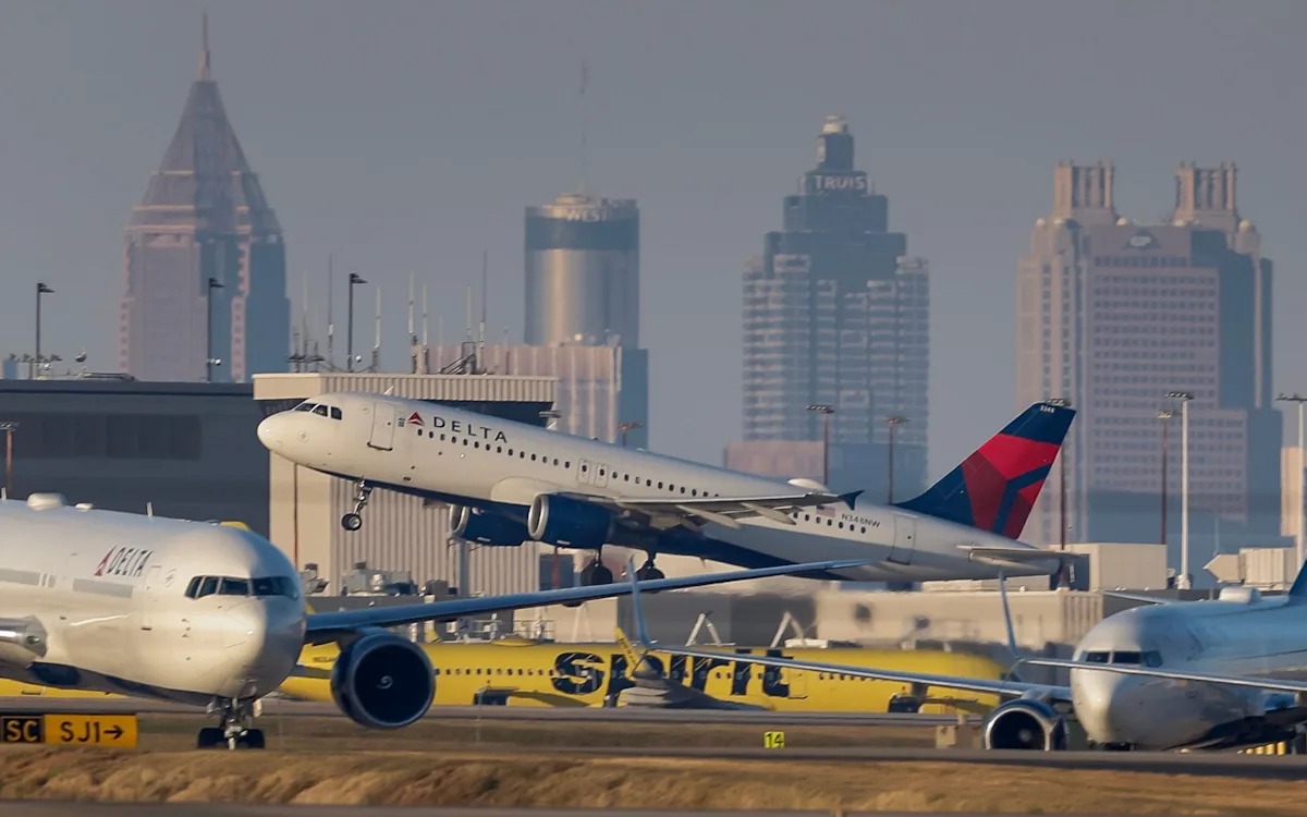 The Longest U.S. Government Shutdown Forces 10% Flight Cut at Major Airports A Nation Feels the Strain