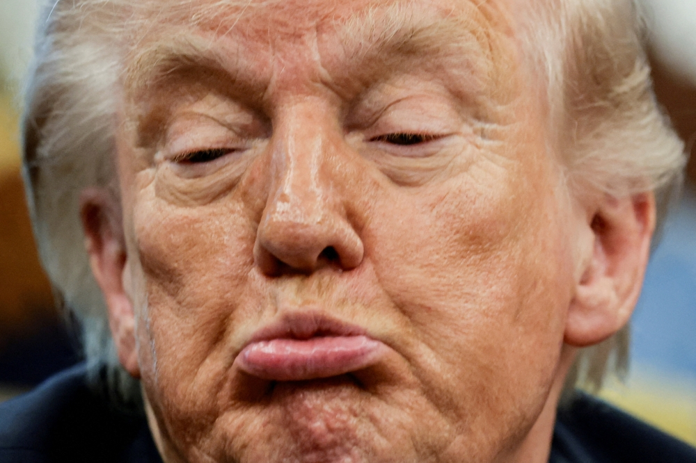 Trump considers reducing US troops in Germany amid tensions with Berlin over Iran conflict