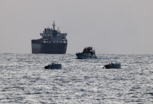 israel intercepts gaza aid flotilla carrying 430 activists amid rising global criticism