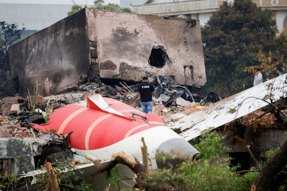 Indian pilots call for deeper probe into Air India crash, point to possible electrical failure