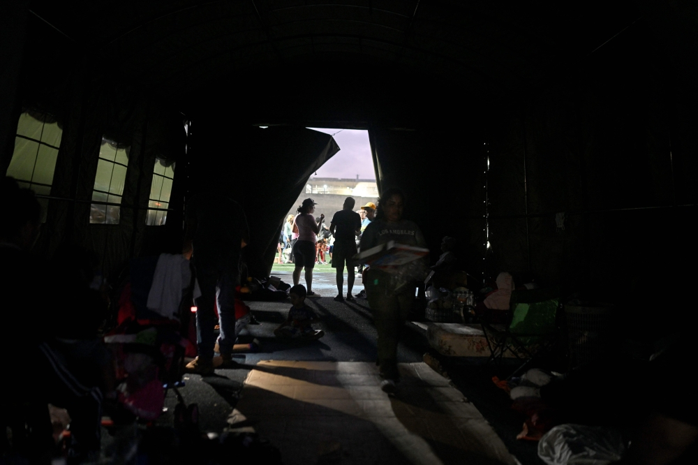 Venezuela earthquakes leave 920 dead as over 50,000 remain missing