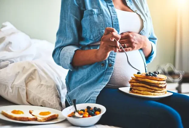 Why Some Women Can’t Stop Thinking About Food Understanding the Hidden Triggers Behind “Food Noise”