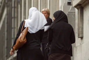 Italy Moves Toward Foreign Student Limits and Religious Veil Restrictions in Schools