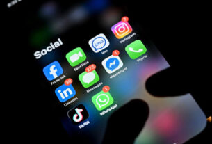 Amusing or Addictive How Social Media Algorithms Are Quietly Changing the Way We Scroll