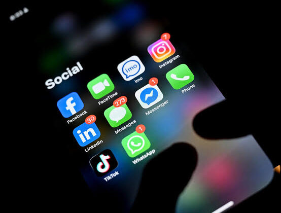 Amusing or Addictive How Social Media Algorithms Are Quietly Changing the Way We Scroll