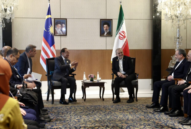 Anwar Calls on Iran to Keep Strait of Hormuz Open, Urges Diplomacy to End West Asia Conflict
