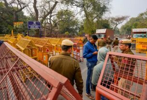 Delhi Police Detains Over 700 Protesters Seeking CEC’s Ouster